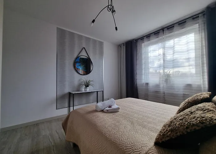 Q Grand - 3 Pokojowe Klimatyzowane Przy Manufakturze Z Garazem Gratis, Fv דירה