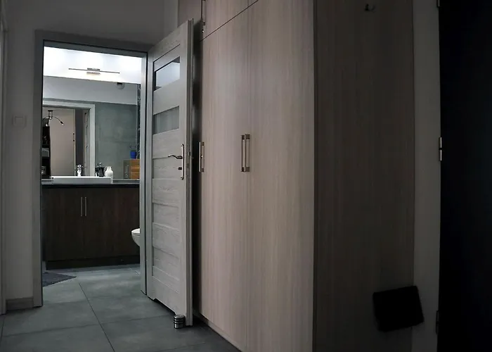 Q Grand - 3 Pokojowe Klimatyzowane Przy Manufakturze Z Garazem Gratis, Fv דירה *